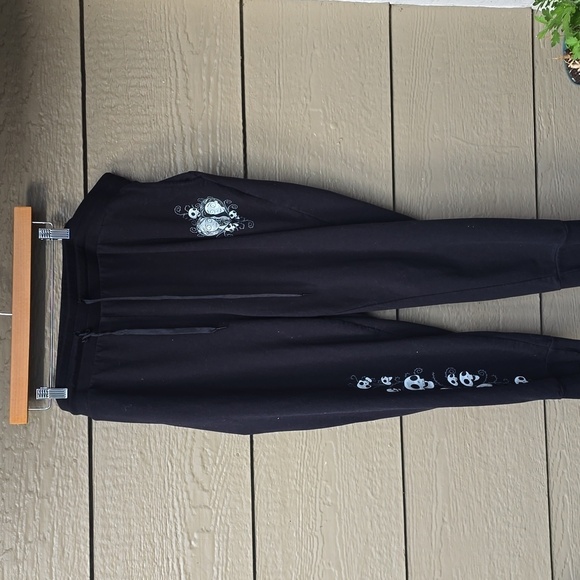 Torrid Warner Bros. Corpse Bride Jogger - French Terry Skulls Black - Picture 8 of 13